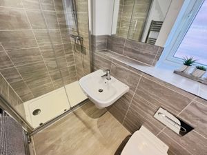 ENSUITE- click for photo gallery